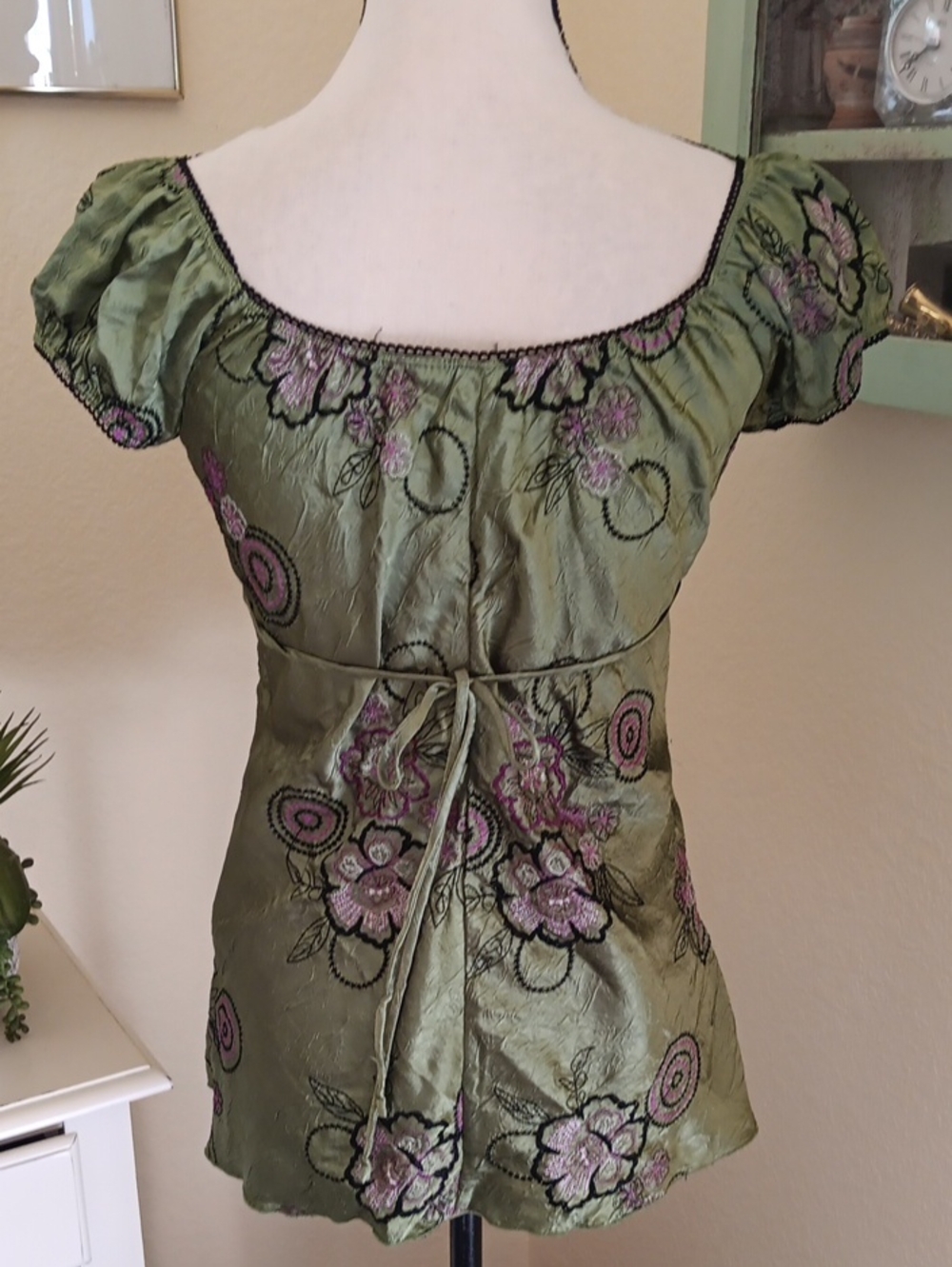 Heart Soul Olive Green Satin Top with Black Lace and Pink Floral Embroidery. Y2K - Picture 5 of 12